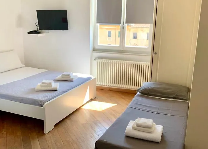 Square In Centro Citta * Sarzana