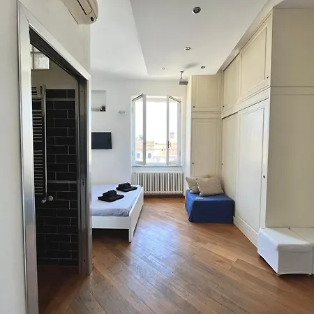 Square In Centro Citta * 萨尔扎纳