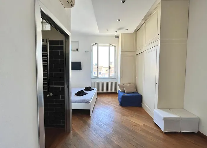 Square In Centro Citta * Sarzana