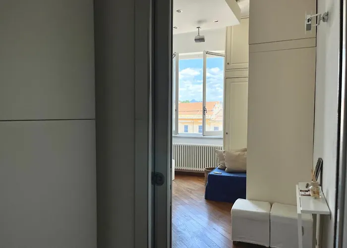 Square In Centro Citta Lägenhet Sarzana