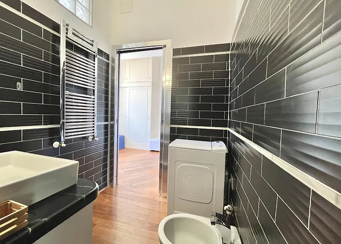 Square In Centro Citta Sarzana