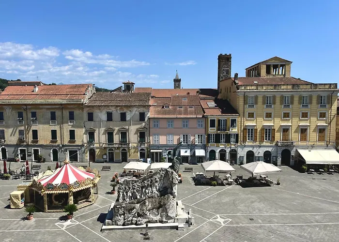 Square In Centro Citta