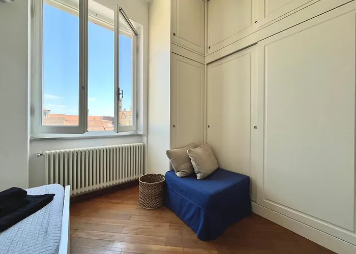 Lägenhet Square In Centro Citta Sarzana